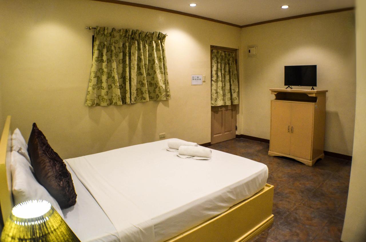 Subic Waterfront Resort And Hotel Экстерьер фото