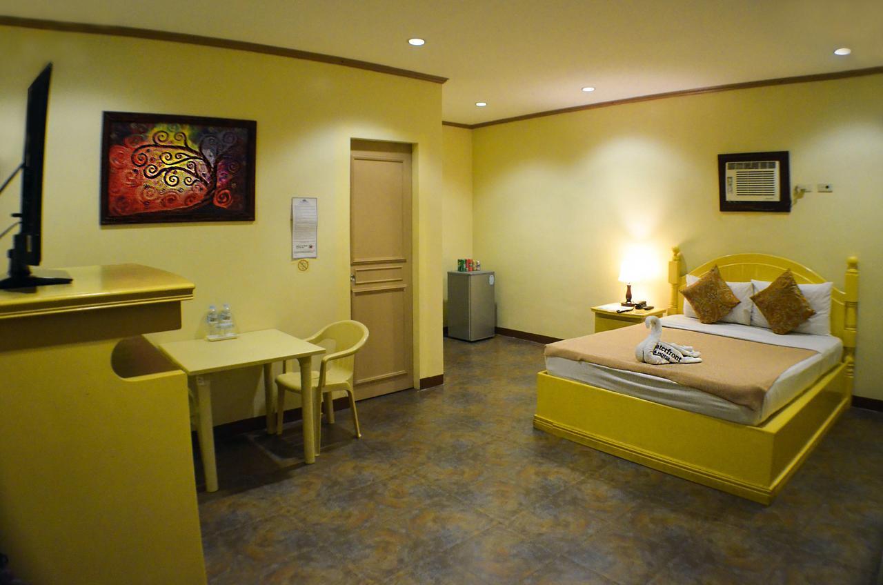 Subic Waterfront Resort And Hotel Экстерьер фото