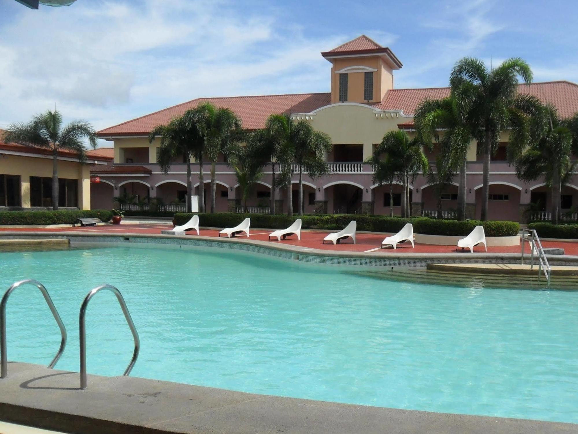 Subic Waterfront Resort And Hotel Экстерьер фото