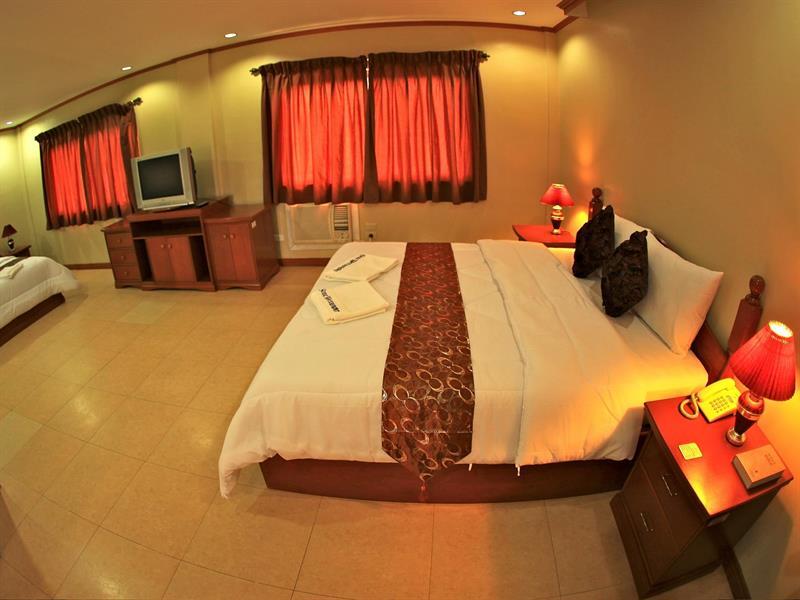 Subic Waterfront Resort And Hotel Экстерьер фото
